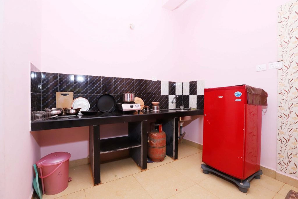 Private kitchen in the apartment at Morjim Sunset Guesthouse